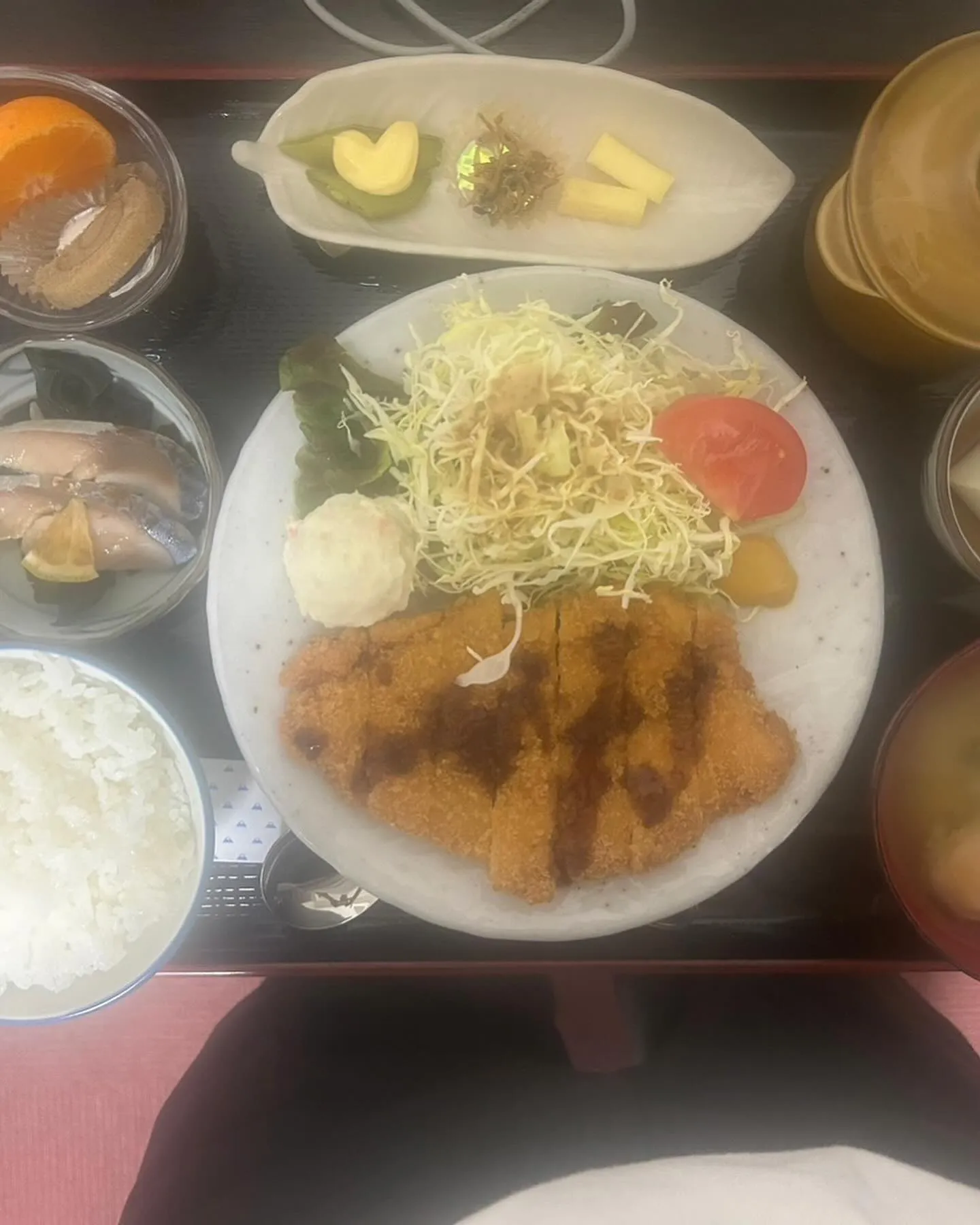 演歌歌手の伊達めぐみちゃんが経営する河口湖のホテルベル鐘山に...